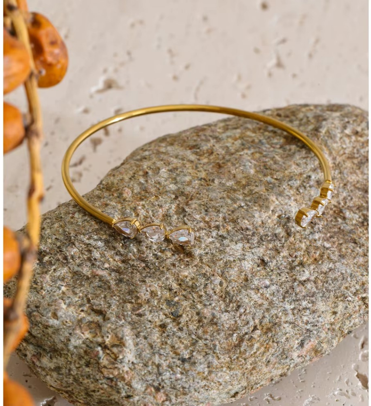Majlis Pear Bracelet