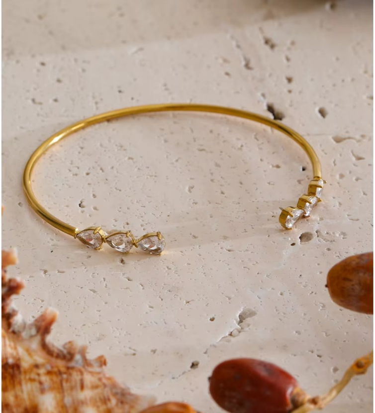 Majlis Pear Bracelet